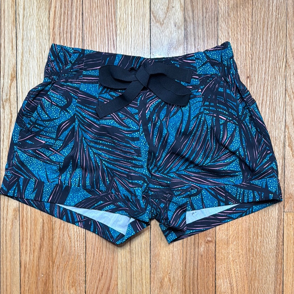 lululemon Shorts Women's Blue Green Black Shorts Tropical Design Size 4